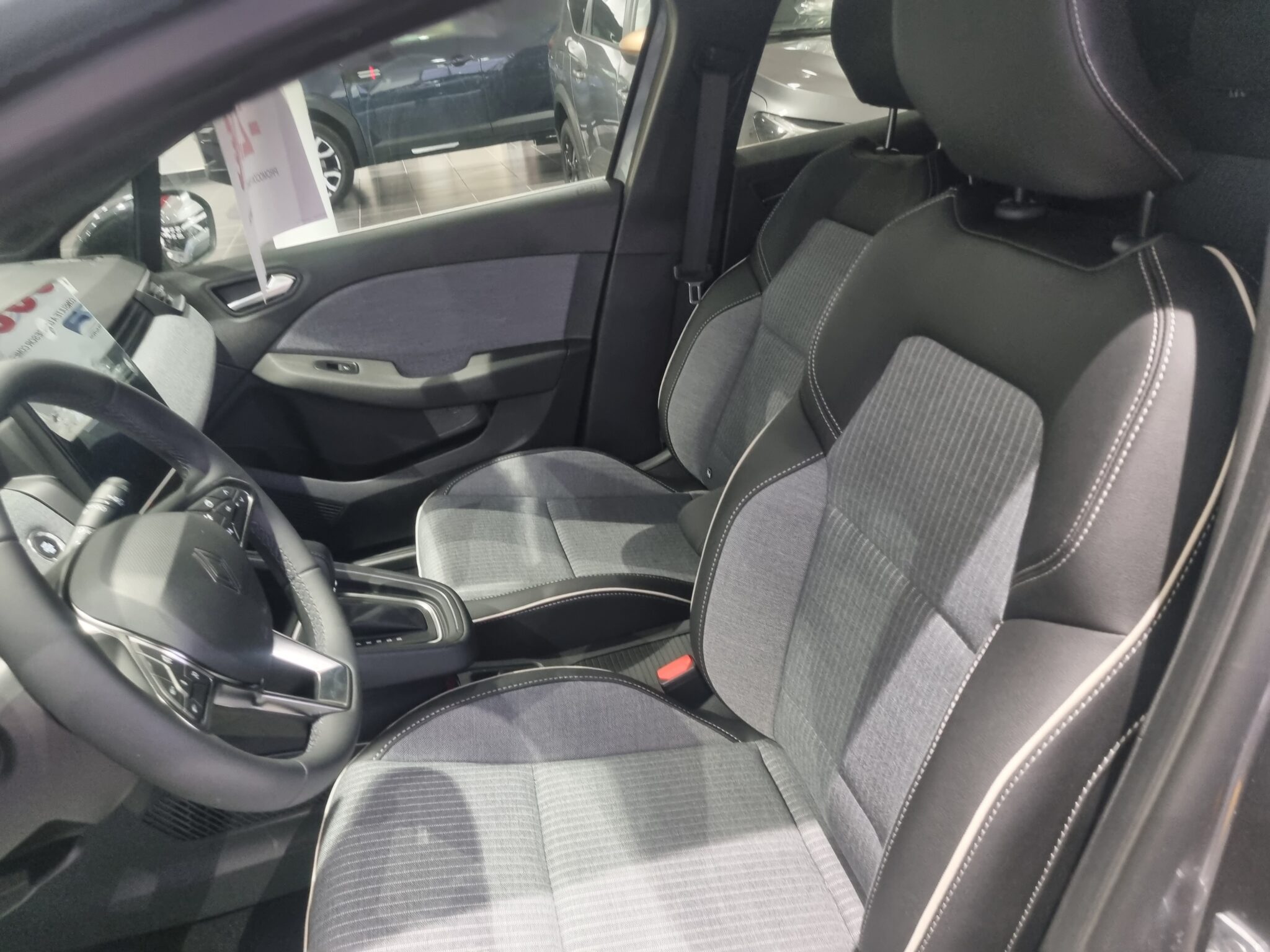 RENAULT Captur techno ETech full hybr.105 kW145CV