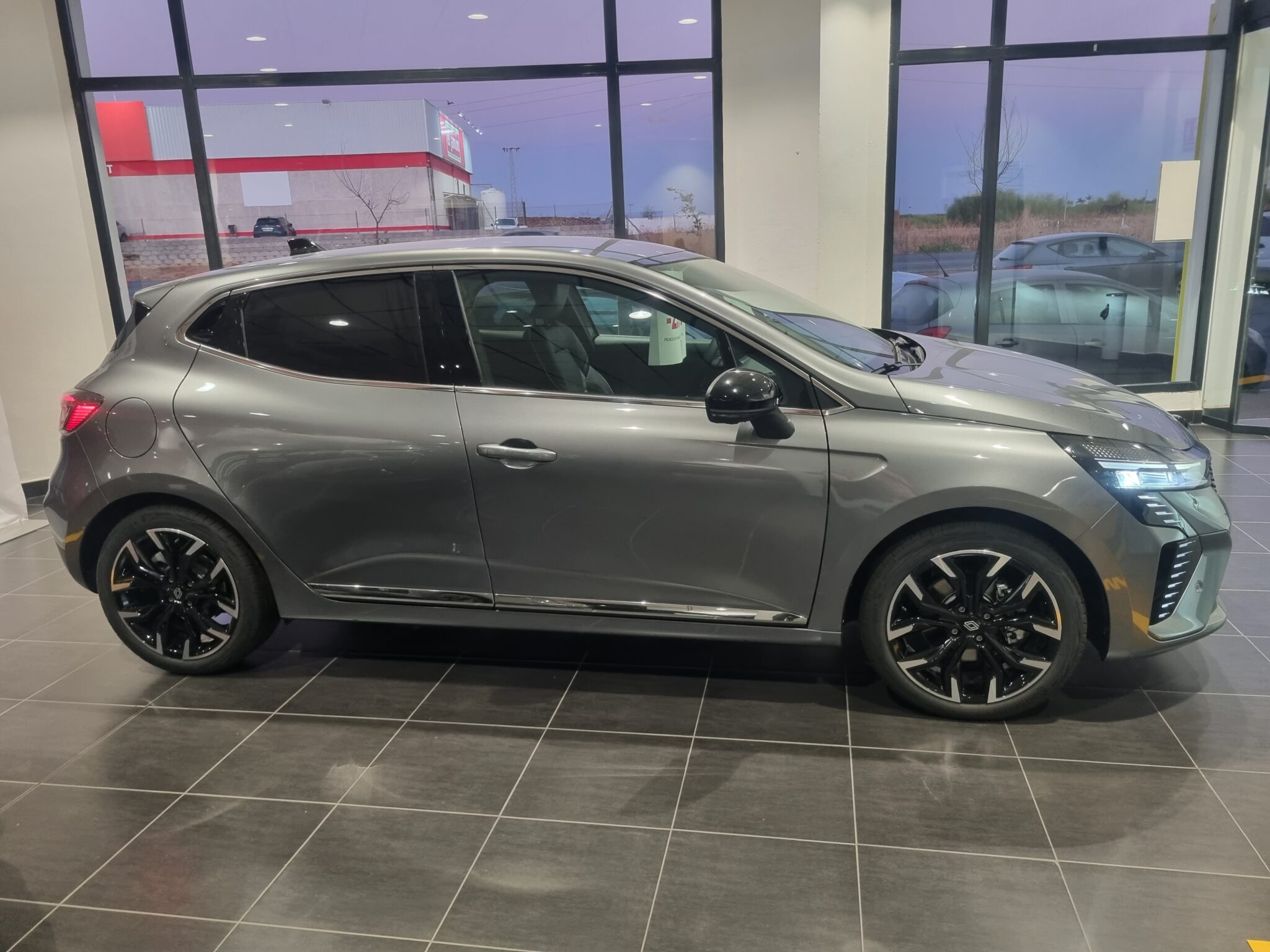 RENAULT Captur techno ETech full hybr.105 kW145CV